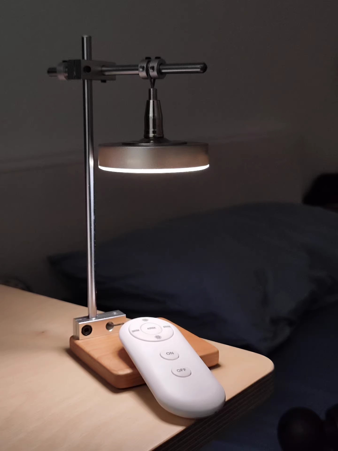 Optical Axis Desk Lamp Display Stand